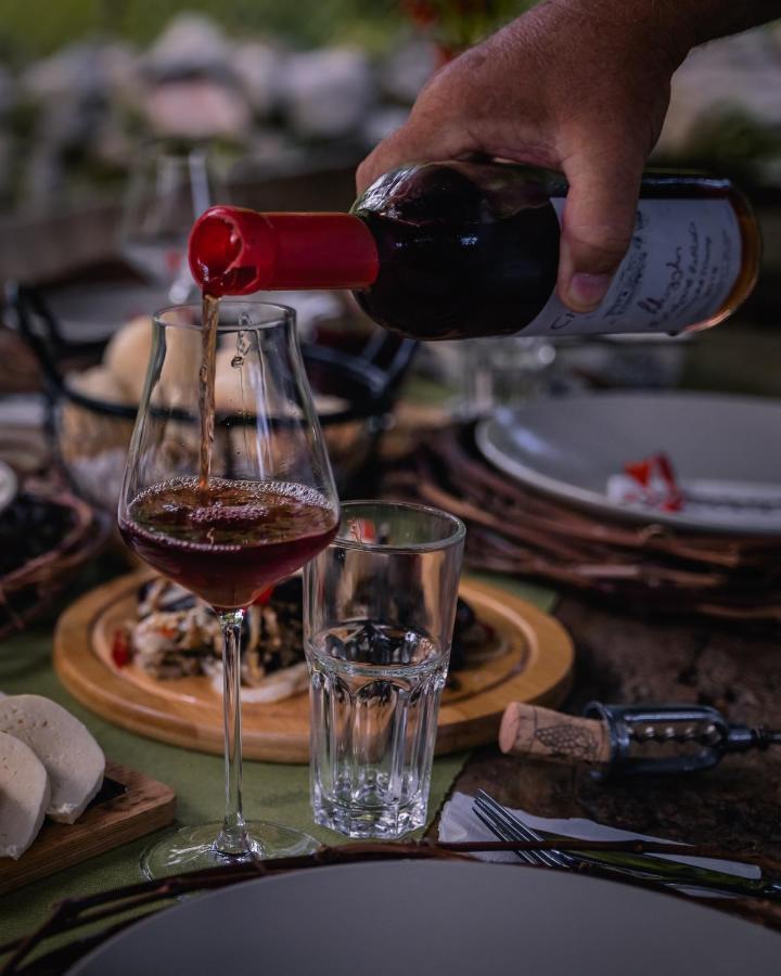 Menabde Winery Hotel Ozurget'i Exterior foto
